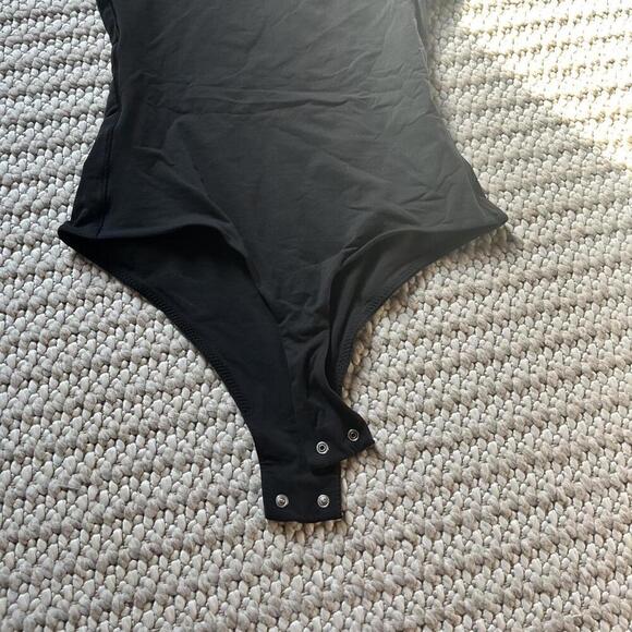 Skims Fits Everybody Highneck Bodysuit - Picture 4 of 4